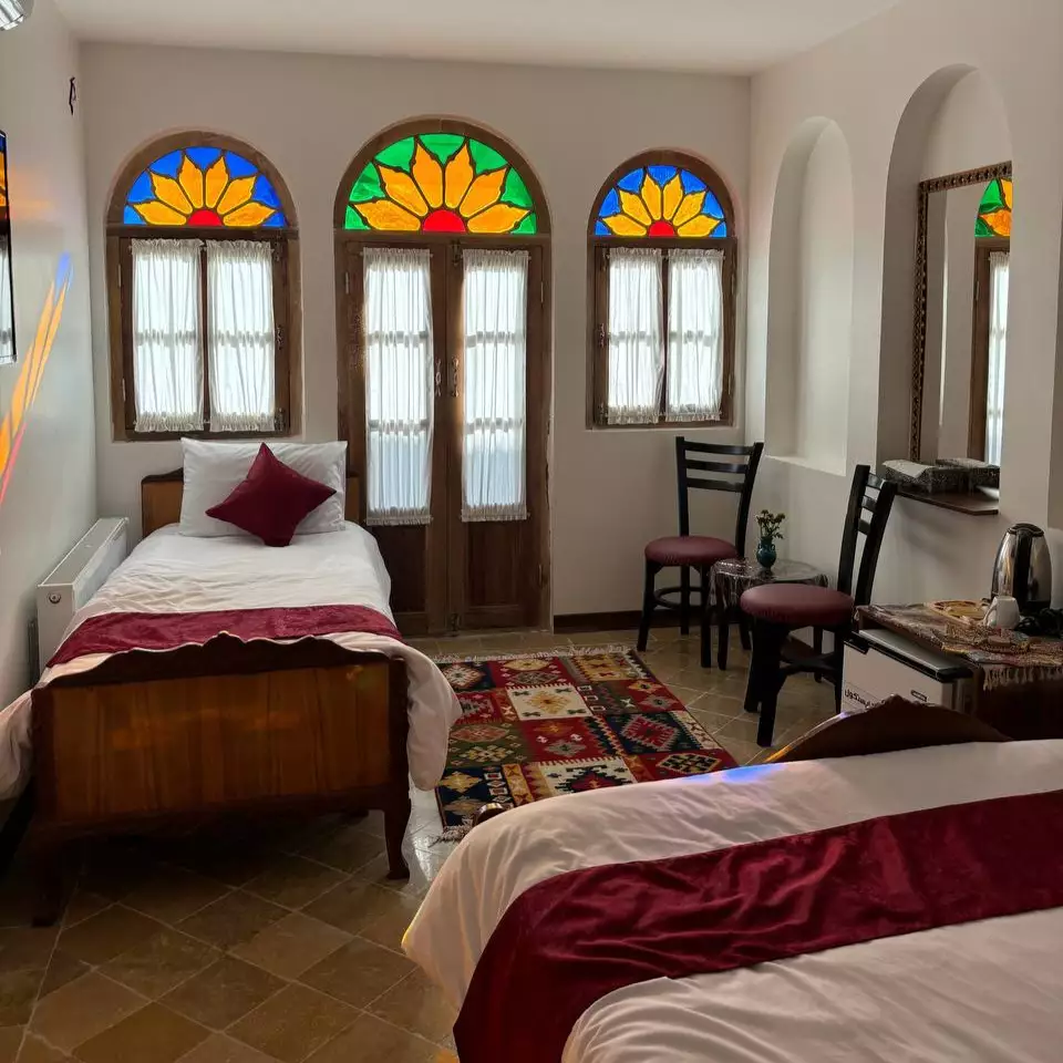 Alibaba https://cdn.alibaba.ir/ostorage/hotel-accommodation-images/687c9397ac13a7ed0d855a41_سه تخته استاندارد یا وی ای پی.webp